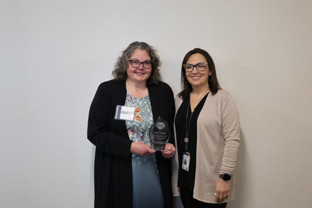 A photo of Dr. Gretta Hylton, Associate Commissioner, KDE Office of Special Education and Early Learning and Rhonda Logsdon